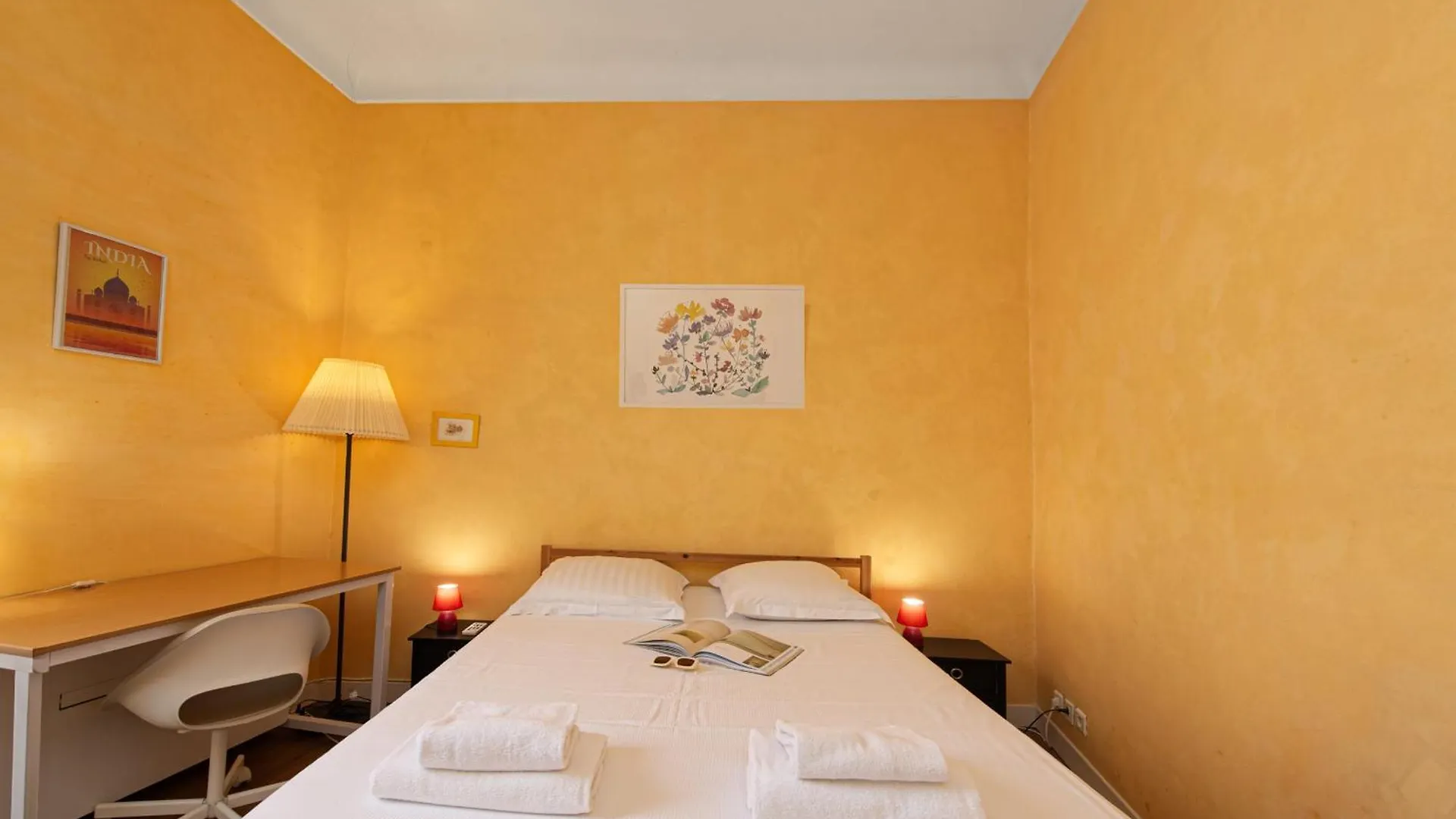 Grand Appartement Dans La Vieille Ville Ментона Апартаменты